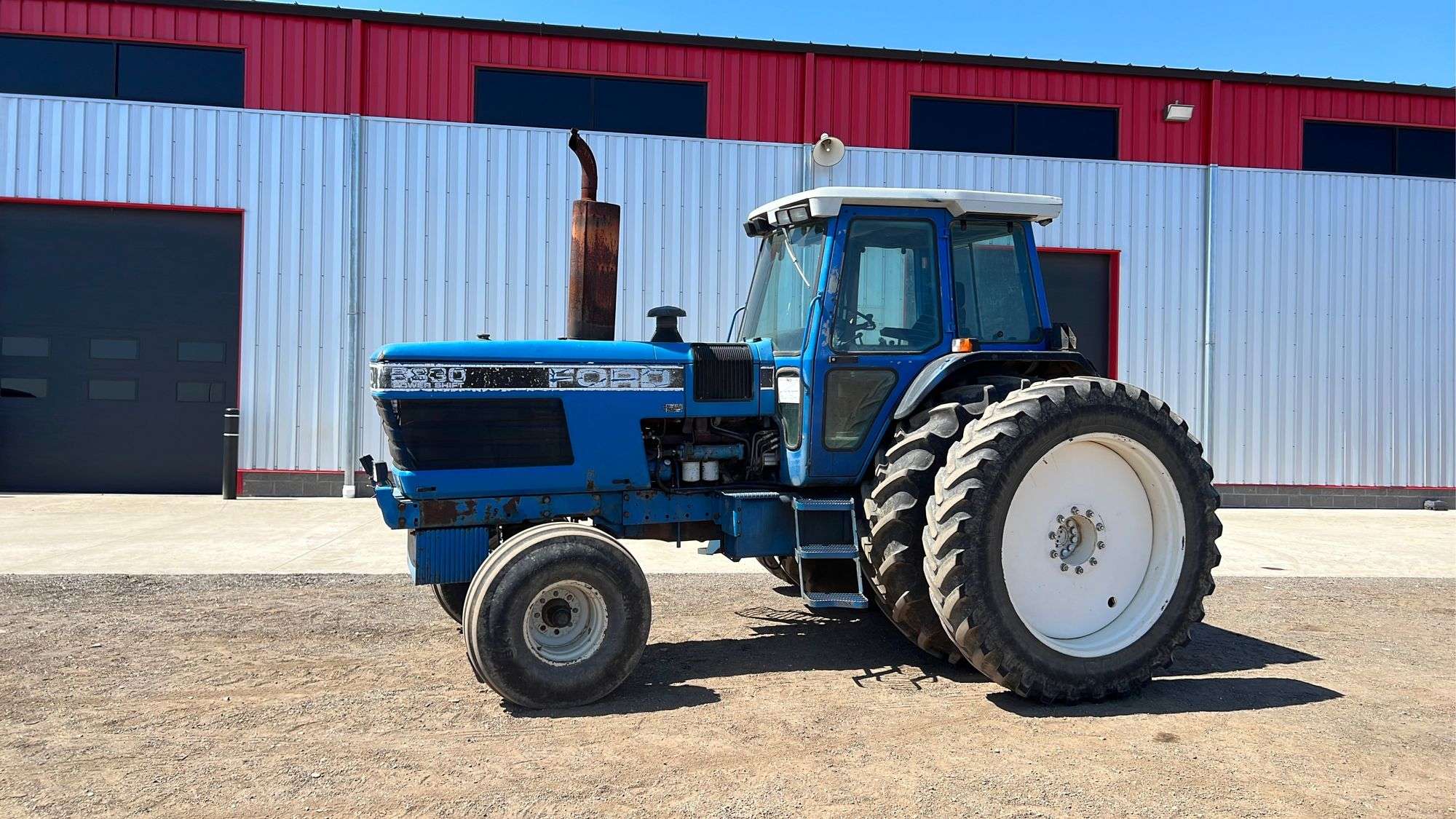 Ford 8830 Tractor with Grey Grille Die-cast construction /SPEC-CAST 1/64 ミニチュア トラック 建設機械模型 工事車両 Ford-NH 8830 A Powershift 4WD Tractor Specs \u0026 Dimensions (1990