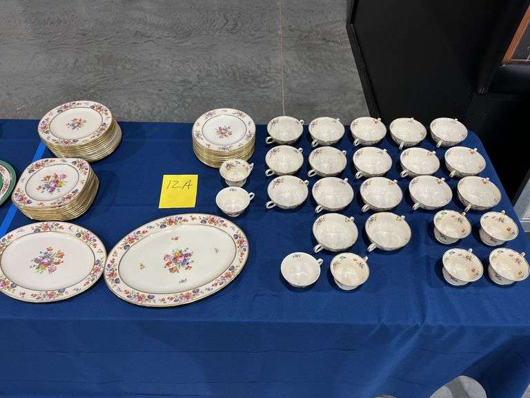 Coxon Belleek Large Luncheon Set