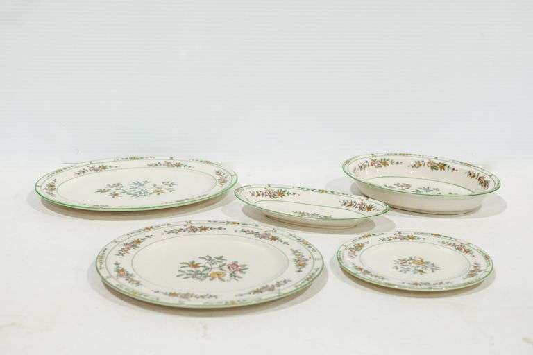 Coxon Belleek plates w/ serving pieces