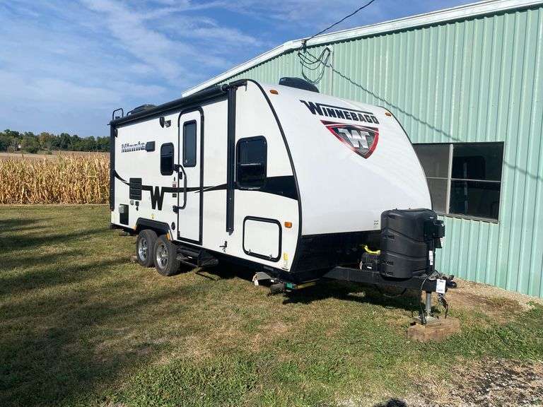 2015 Winnebago Camper