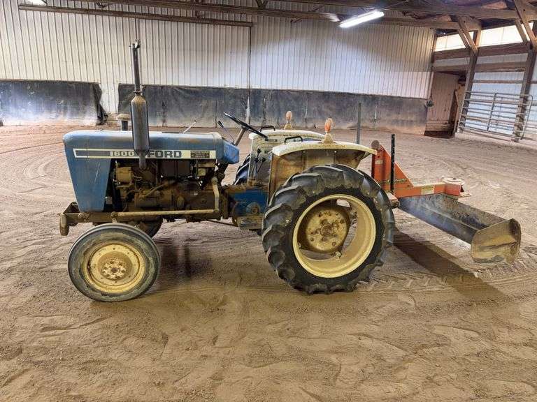 Ford 1600 2WD Tractor