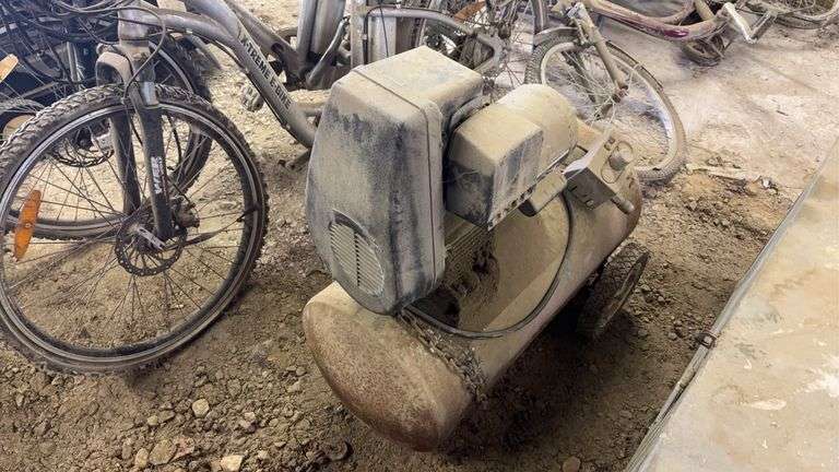 Campbell Hausfield Air Compressor