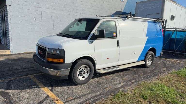 2018  GMC  Savana  Cargo Van