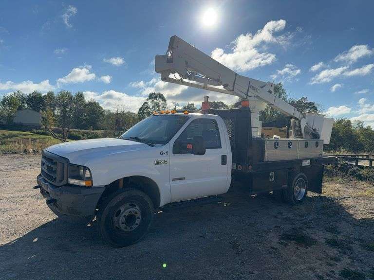 2003  Ford  F-550  Bucket Truck