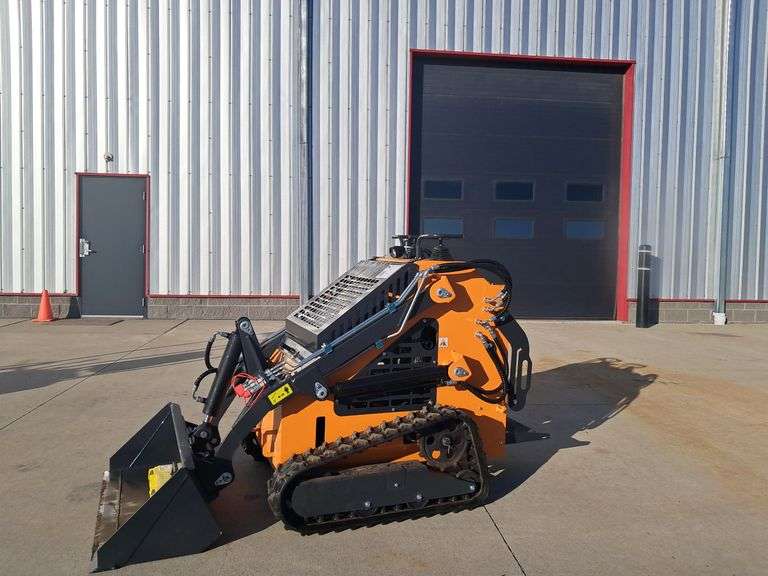 2025  Landhero Mini  Stand-On Skid Loader