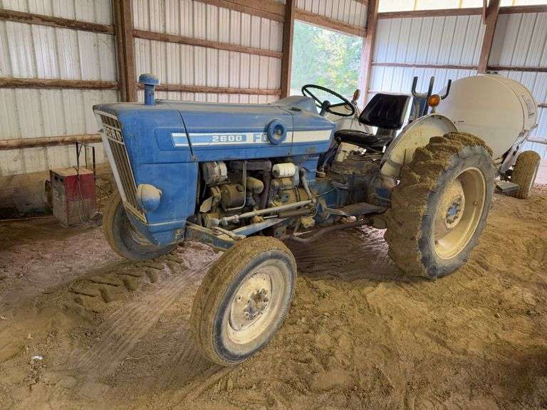 Ford 2600 2WD Tractor