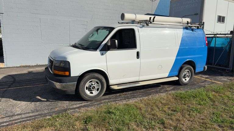 2017  GMC  Savana  Cargo Van