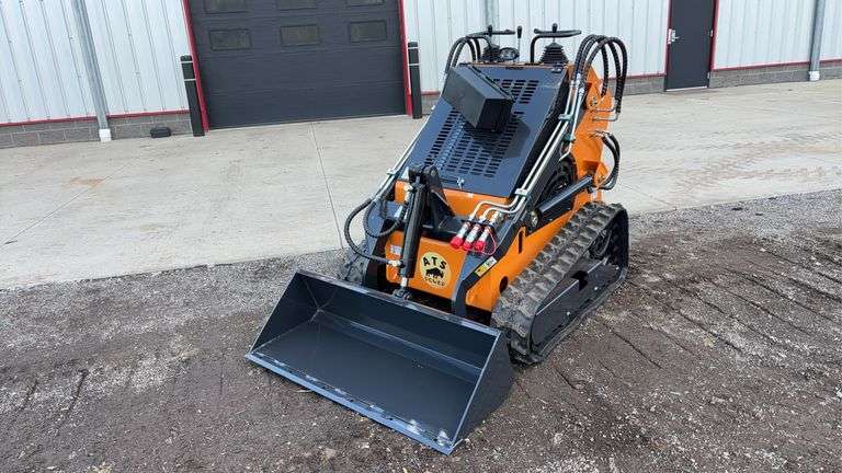 Landhero  Mini  Stand-On Skid Loader