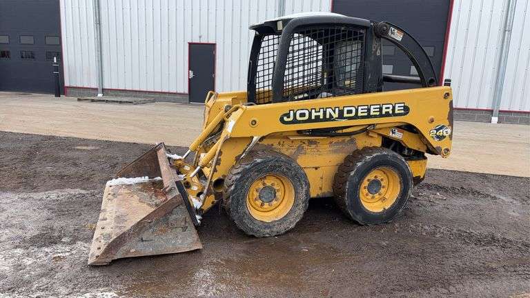John Deere  240  Skid Loader