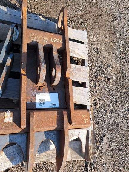 Hydraulic Excavator Thumb