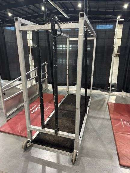 Sullivans' Aluminum 8' x 3' Grooming Chute