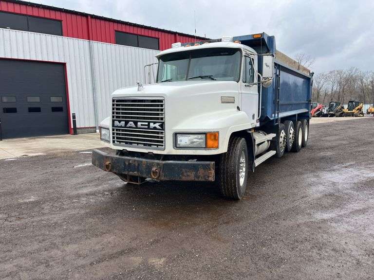 1999  Mack  CH6  Dump Truck