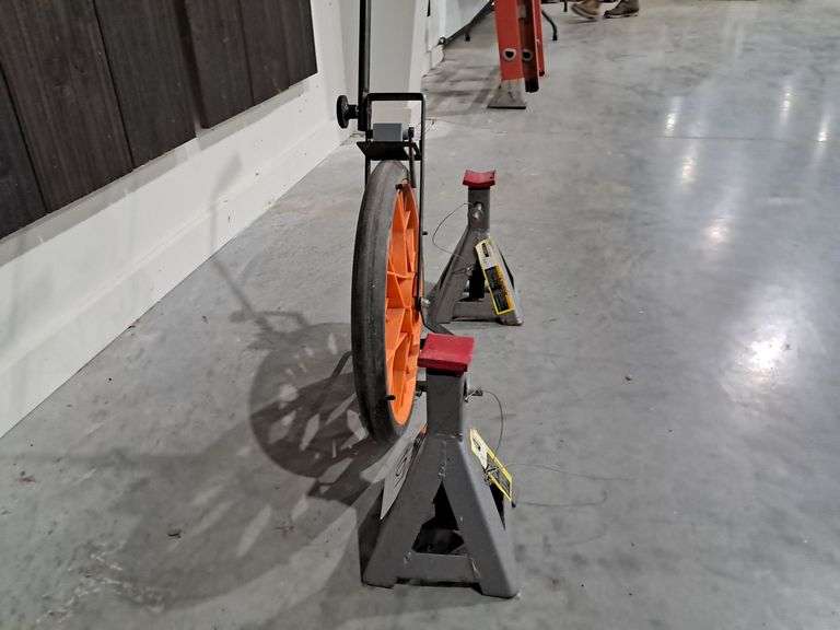 (2) Jack Stands & Measuring Wheel