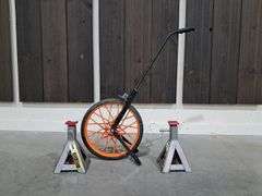 (2) Jack Stands & Measuring Wheel