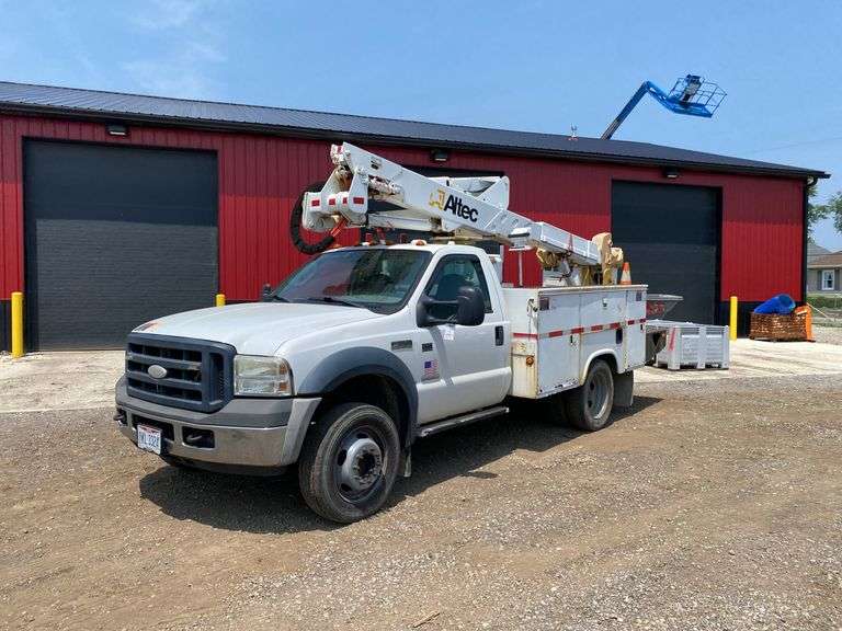 2006  Ford  F-550  Bucket Truck