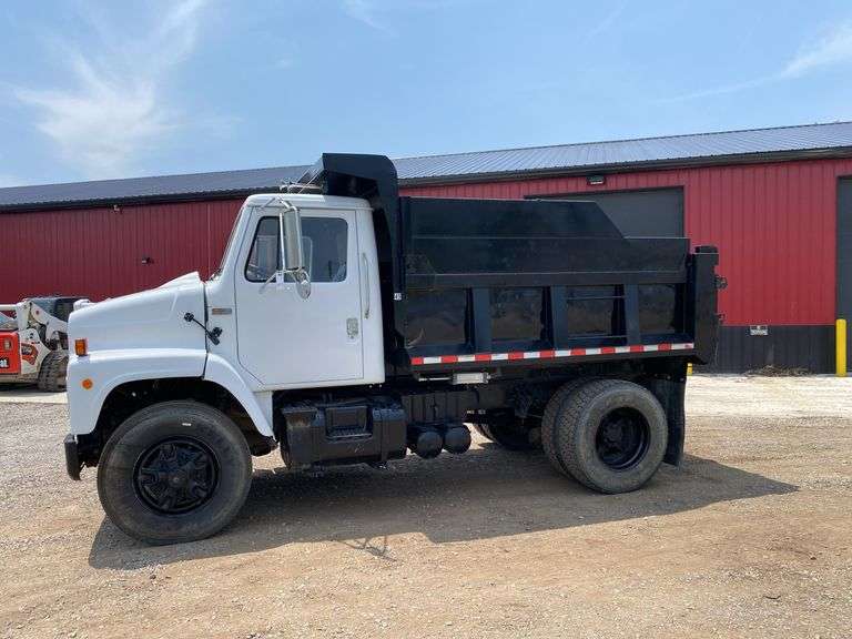 1989  International Navistar  S2300  Dump Truck