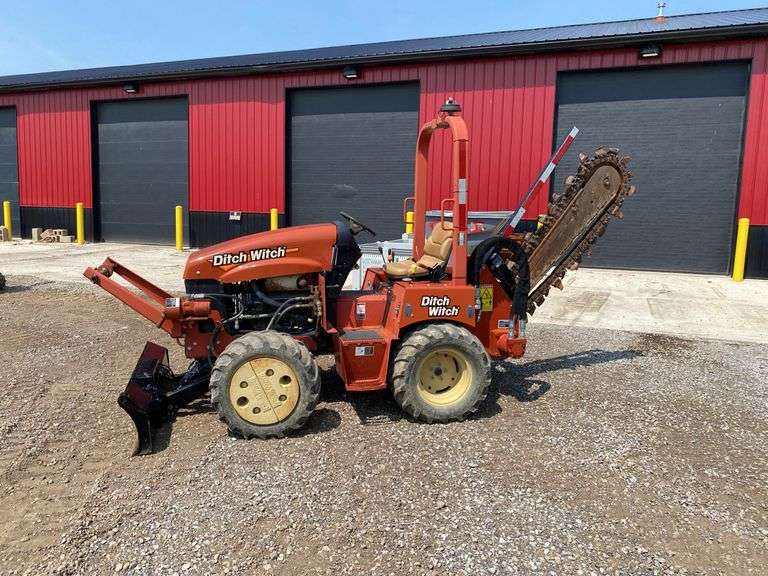 2011  Ditch Witch  Trencher