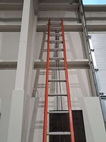 Werner 32' Ladder