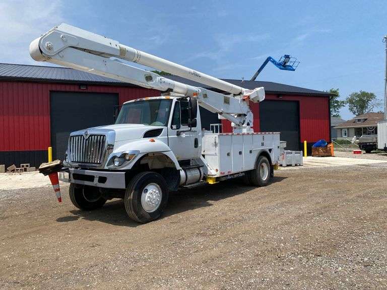 2014  International  Work Star  Bucket Truck