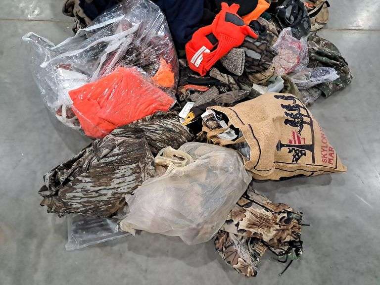 Camo Shirts, Hats & Gloves