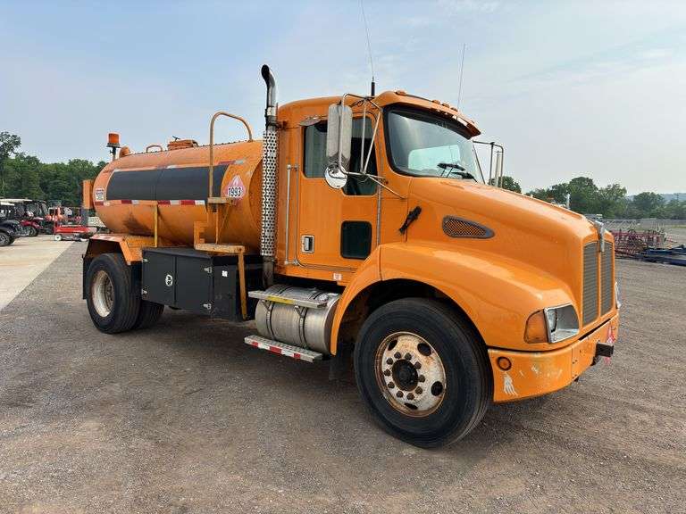 1999  Kenworth  T300  Water/Fuel Truck