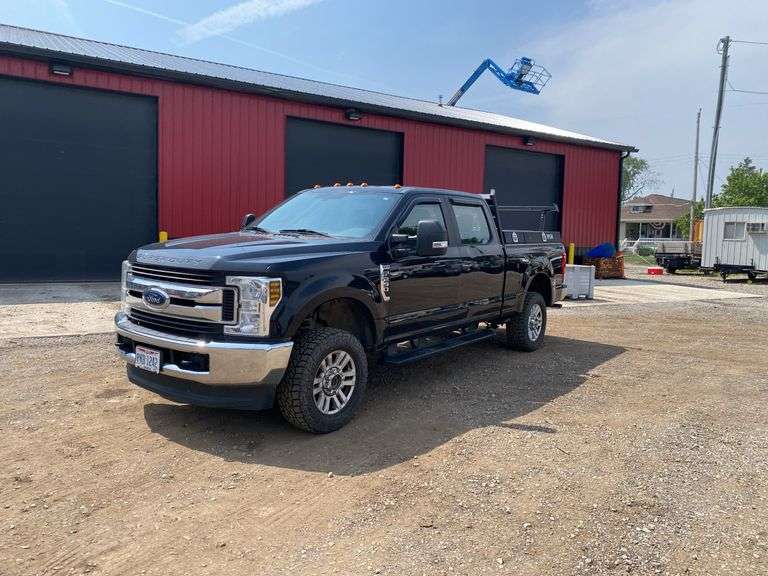 2018  Ford  F-250  Crew Cab Pickup