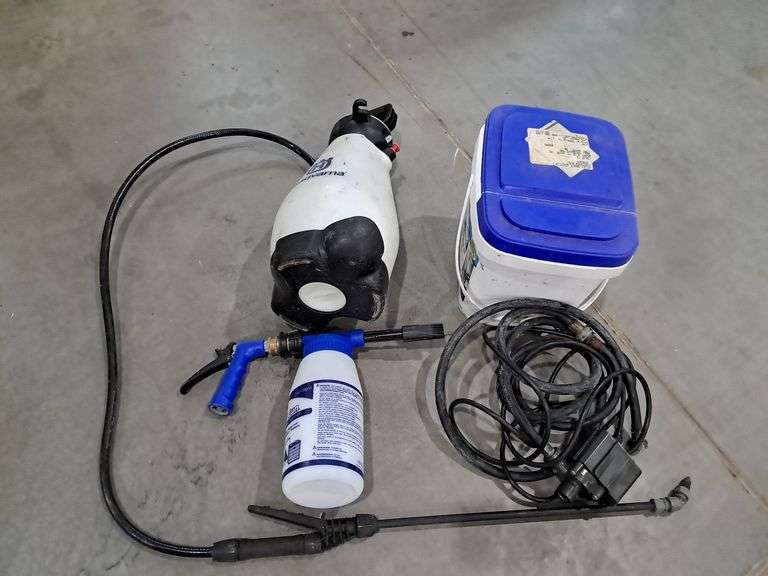 (2) Sprayers & Hose