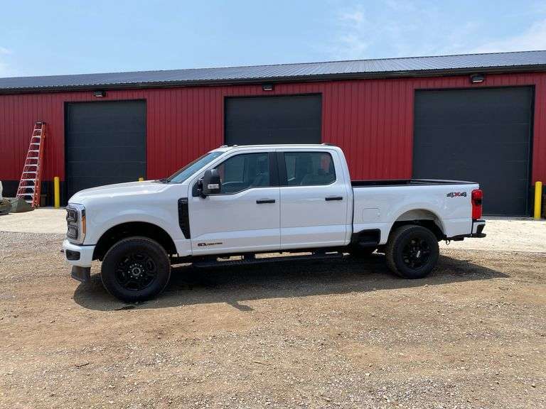 2023  Ford  F-250 STX  Crew Cab Pickup