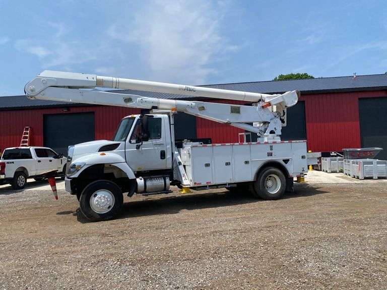 2014  International  Work Star  Bucket Truck
