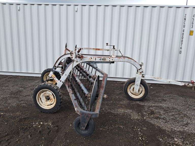 New Idea Roller Bar Hay Rake (LEFT) - RES Auction Services