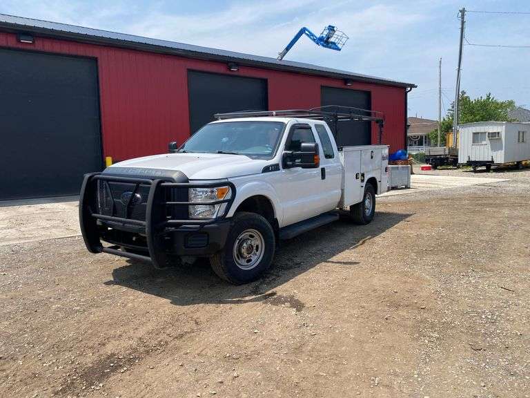 2015  Ford  F-250 XL  Ext. Cab Pickup