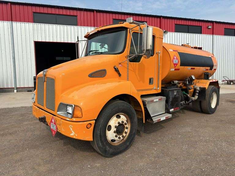 1999  Kenworth  T300  Water/Fuel Truck