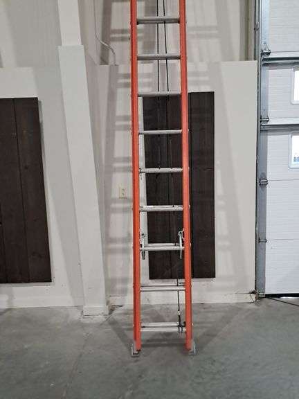 Werner 32' Ladder