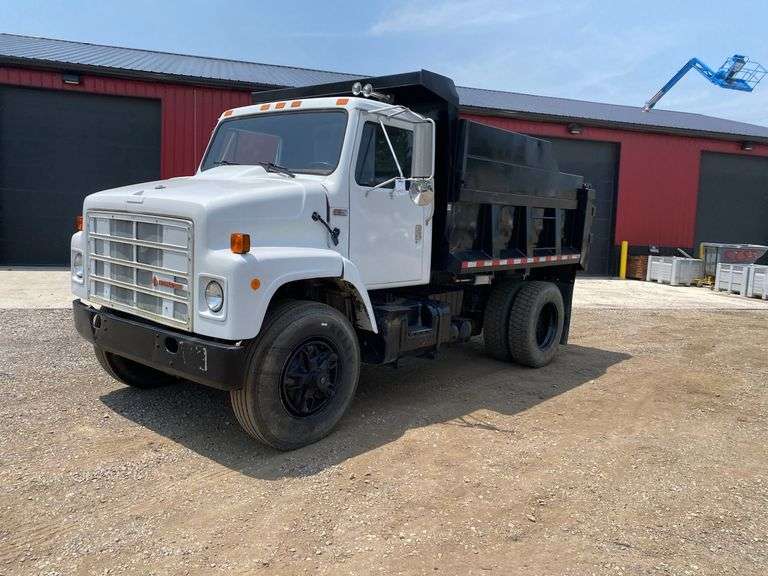 1989  International Navistar  S2300  Dump Truck