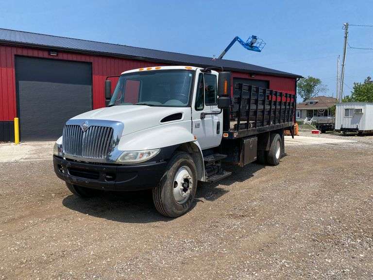 2007  International  4300  Stake Bed Truck