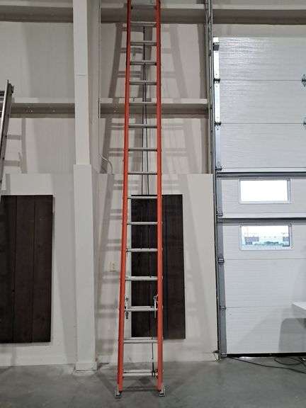 Werner 32' Ladder