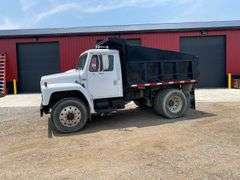 1985  International   S1700  Dump Truck