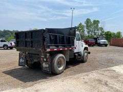 1985  International   S1700  Dump Truck