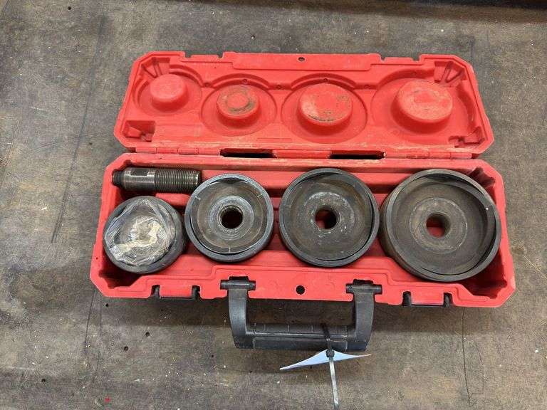 Milwaukee 2 1/2”- 4” Knockout Set