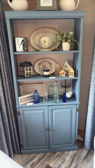 Wooden Flat Hutch