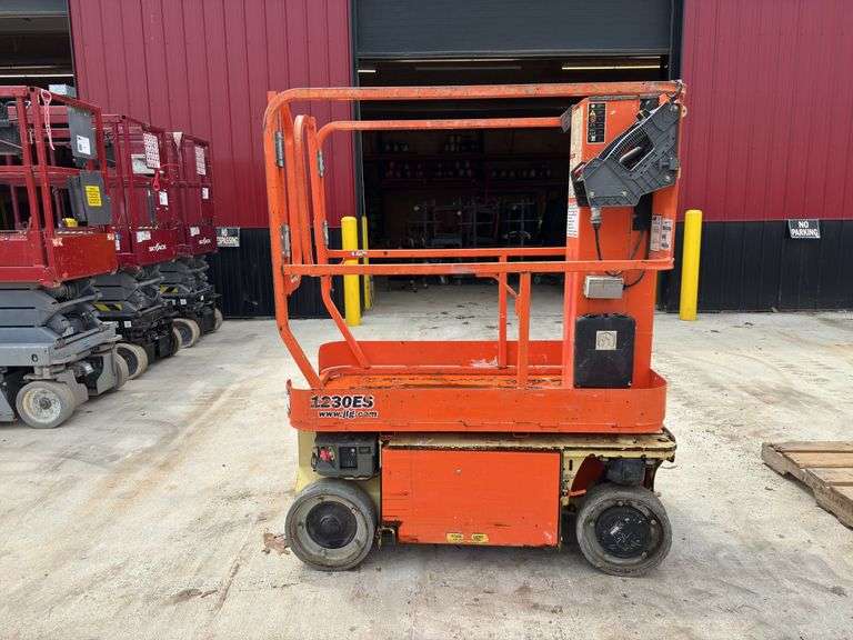 2013  JLG  1230ES  Scissor Lift