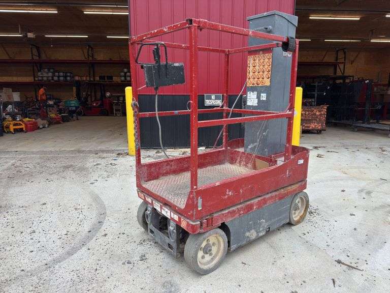 Skyjack  Personnel Lift