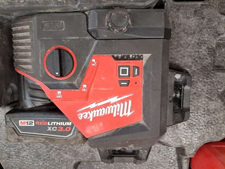 Milwaukee M12 Laser