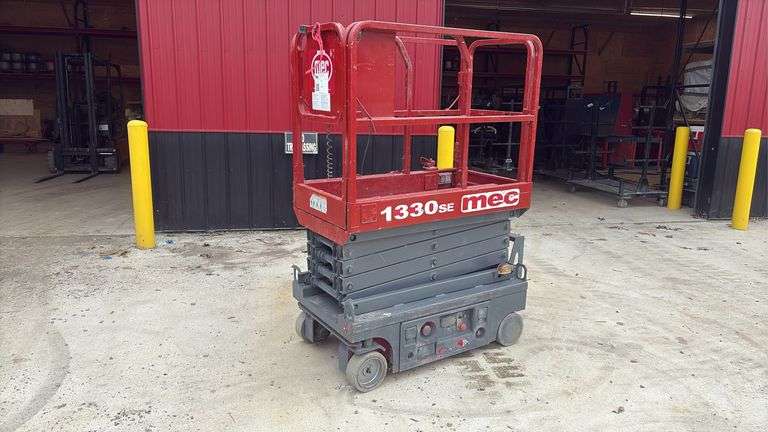 MEC  13330SE  Scissor Lift