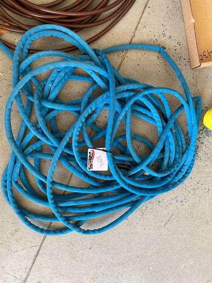 (2) Hoses