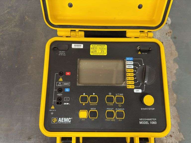 AEMC Model 1060 Megaohmmeter