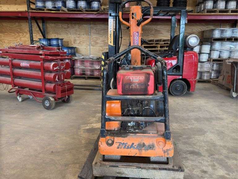 Mikasa Model MVH-402DS Reversible Plate Compactor