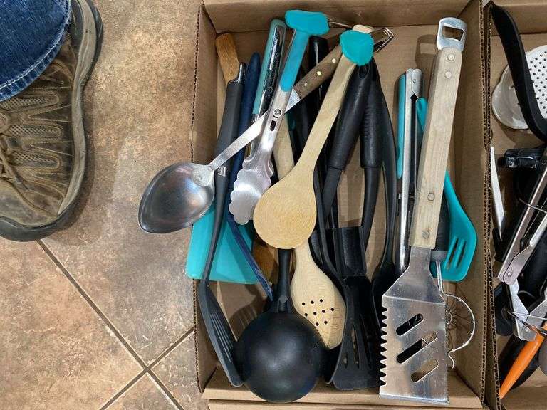 Various Kitchen Utensils
