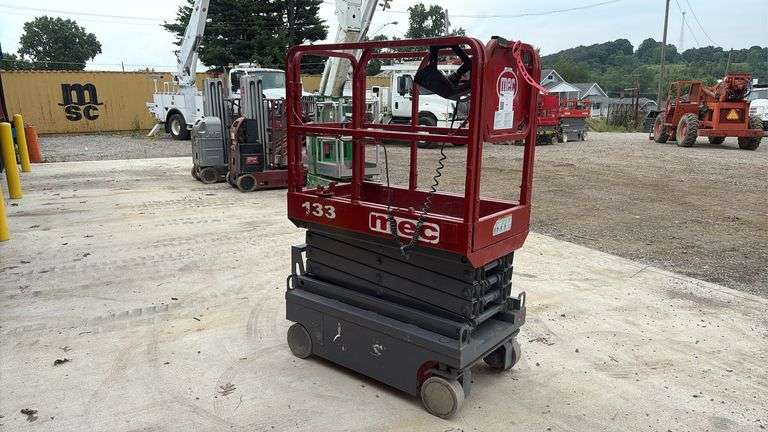 MEC  13330SE  Scissor Lift