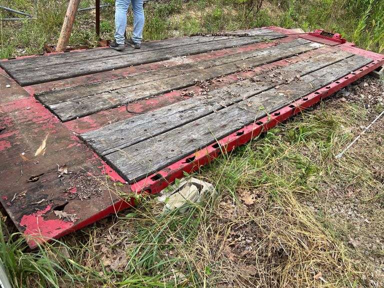21’ Rolloff Bed w/ Hoist & Headache Rack
